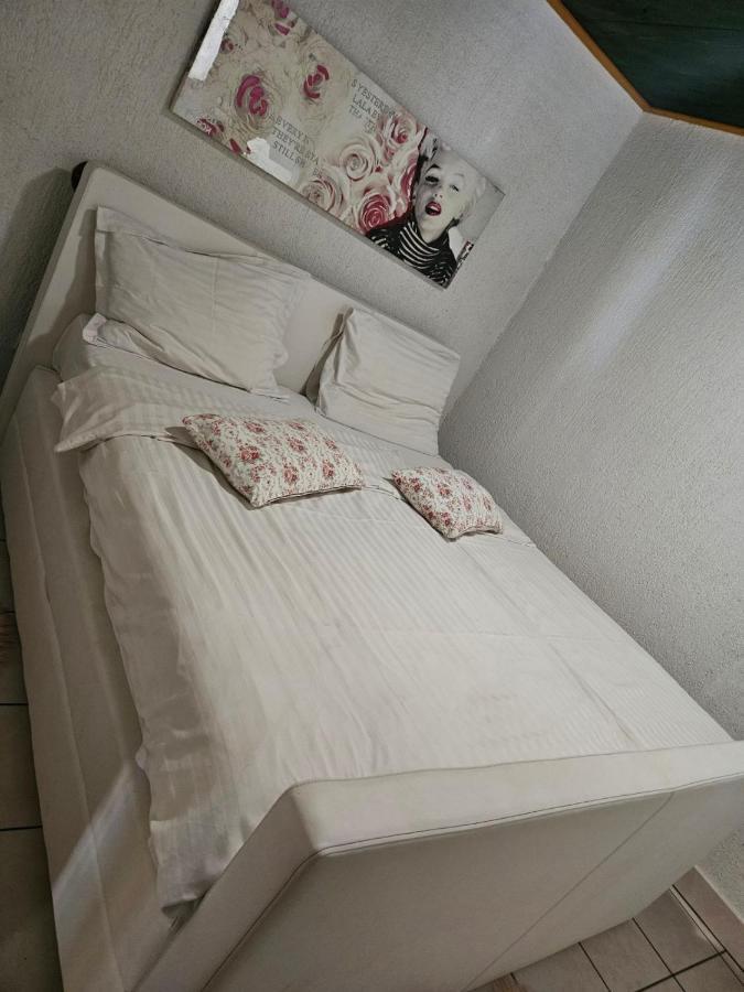 Apartmani Sanja Klenovica Buitenkant foto