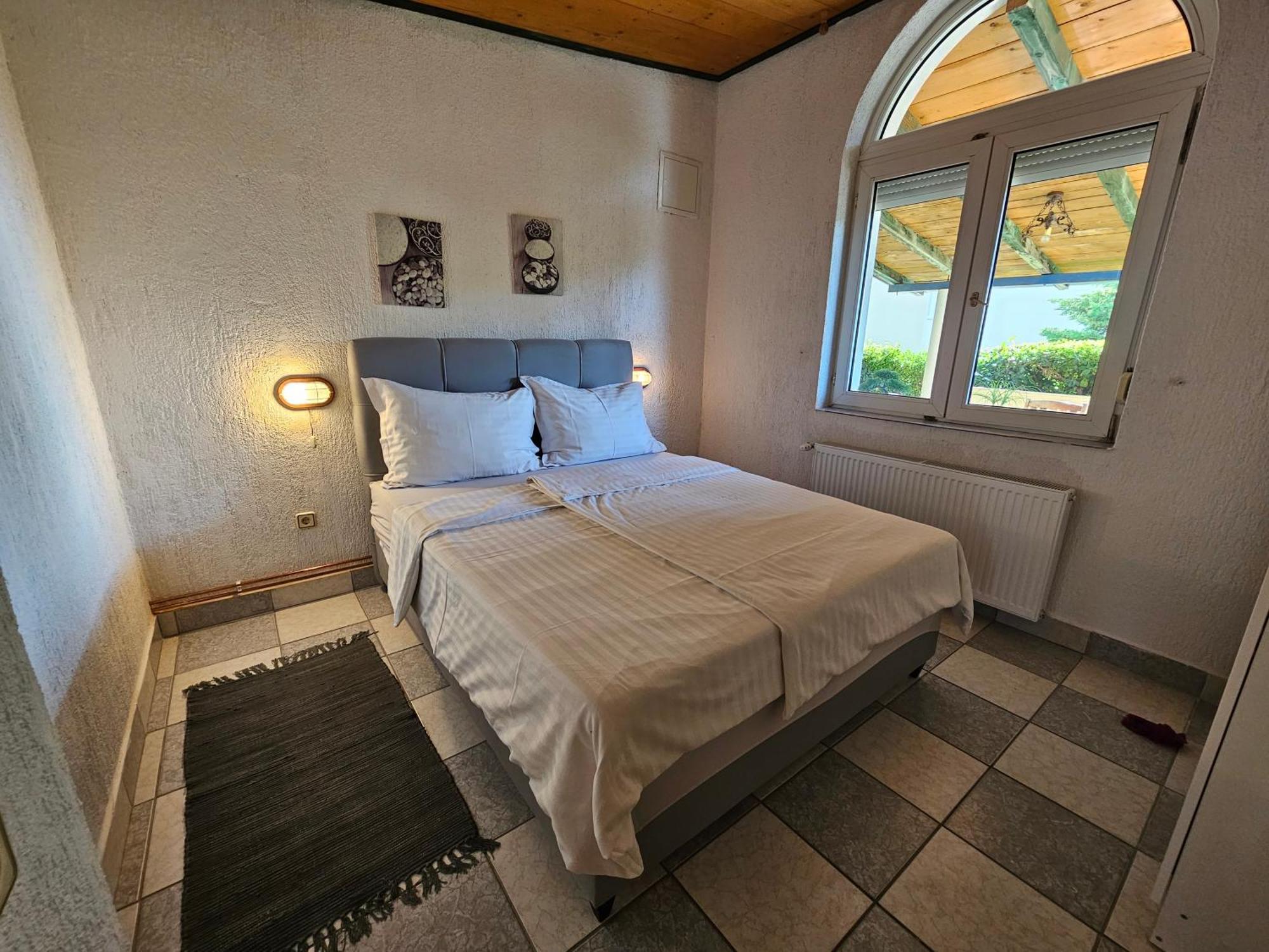Apartmani Sanja Klenovica Buitenkant foto